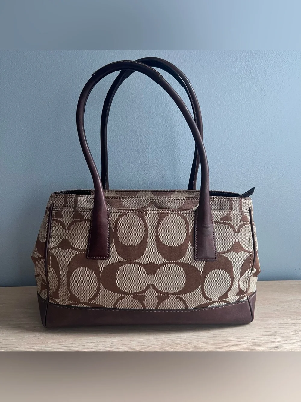 Coach Hamptons Signature Madeline Satchel - Picture 4 of 6